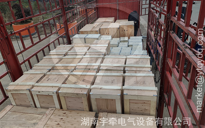 一批礦用電機(jī)車(chē)配件出口海外 4.jpg